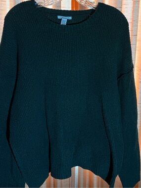 Tilly's Dark Green Ribbed Crewneck Sweater